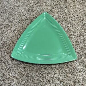 Tuxton Triangle Serving Tray/Plate 12.5”